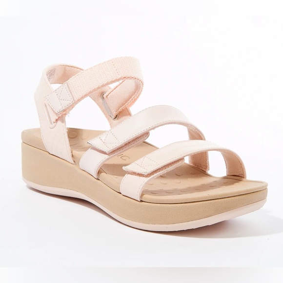 Vionic Roma Wedge Pink Faux Leather Sandal Size 6 - Picture 1 of 9